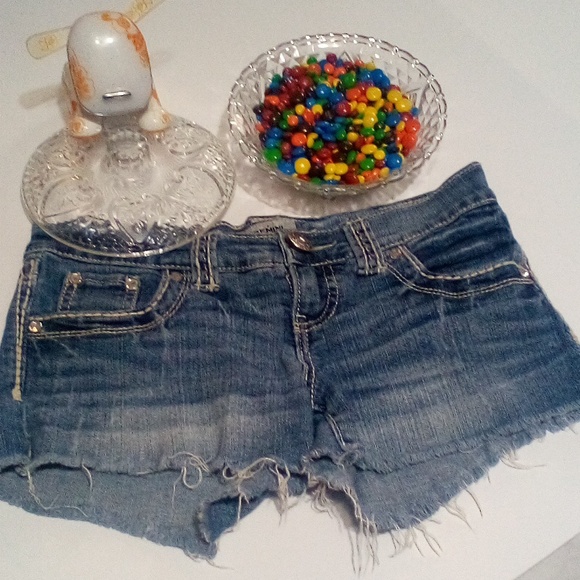 daytrip's distressed Gemini blue jean shorts size 25 - Picture 1 of 4